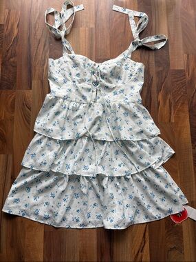 Cider Woman’s Size XL White Dress with Pale Blue Floral Print NWT